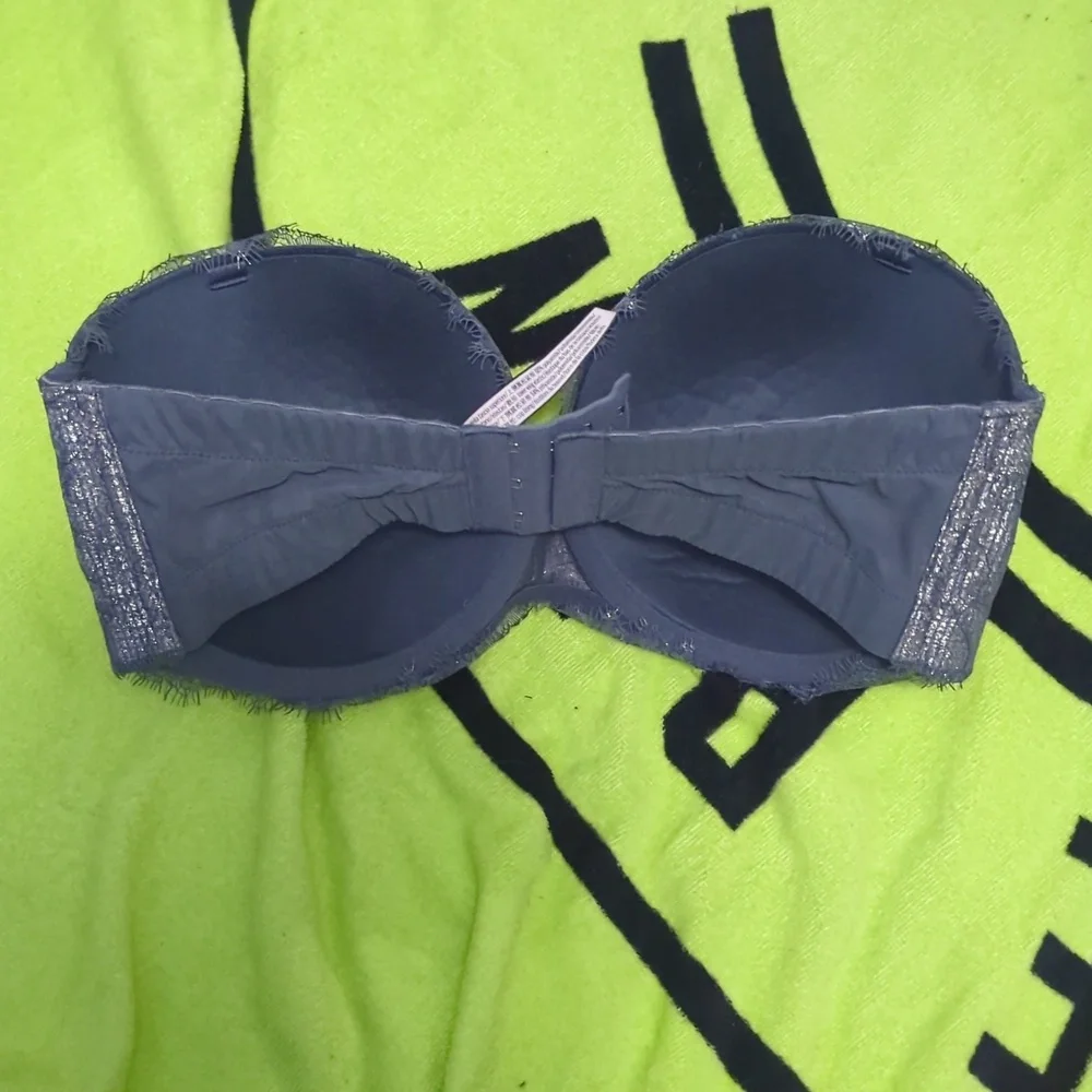 Victoria’s Secret 34DDD dream angles BY VICTORIA STRAPLESS BRA SOFT - Picture 2 of 2